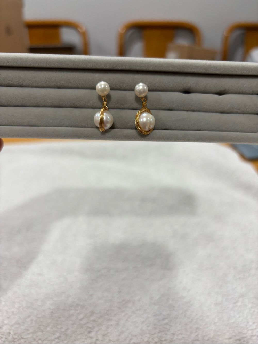 Classic Gold and White Pearl Drop Earrings - Elegant Women's Jewelry - Picture 4 of 11
